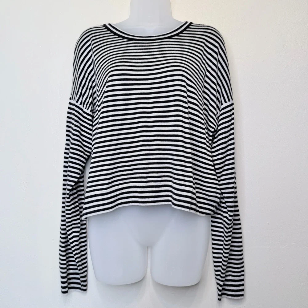 Splendid | Striped Boxy Crop Top Stretchy Lightweight Sweater - Picture 2 of 12